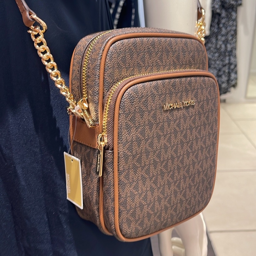 MICHAEL KORS Jet Set Travel Medium NS Logo Crossbody Flight Bag Messenger
Brown - Picture 7 of 16